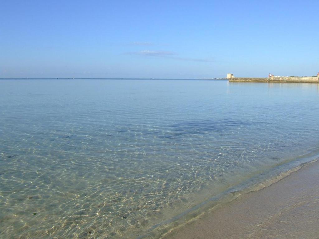 B&B Il Molo Torre Lapillo Esterno foto